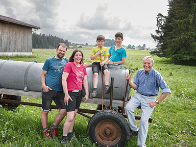 © Feneberg/Bio mit Gesicht Betriebsfamilie in drei Genereationen